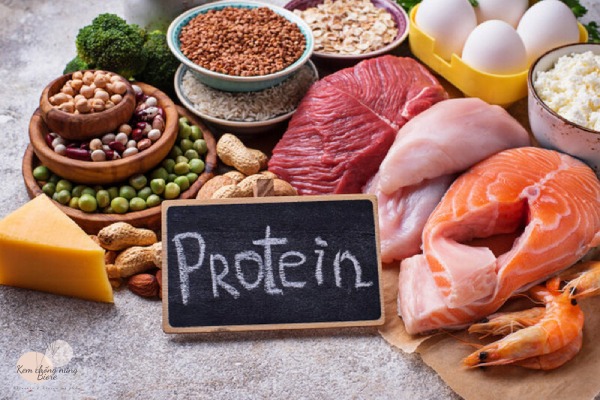 Bổ sung thực phẩm giàu protein là cách tăng cân tại nhà đơn giản