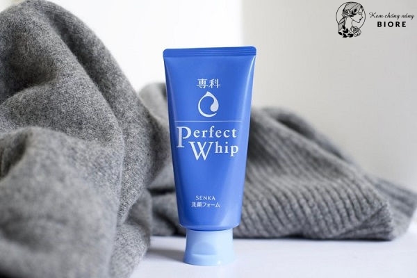 Senka Perfect Whip xanh dương là sản phẩm bán chạy của hãng