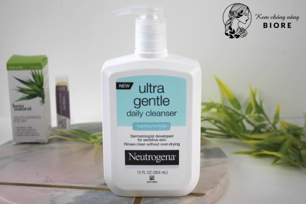 Neutrogena Ultra Gentle Hydrating sữa rửa mặt dạng kem siêu dịu nhẹ